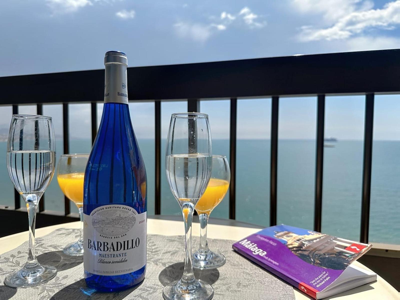 Espectaculares Vistas Al Mar Playa Malagueta Appartement Málaga Buitenkant foto
